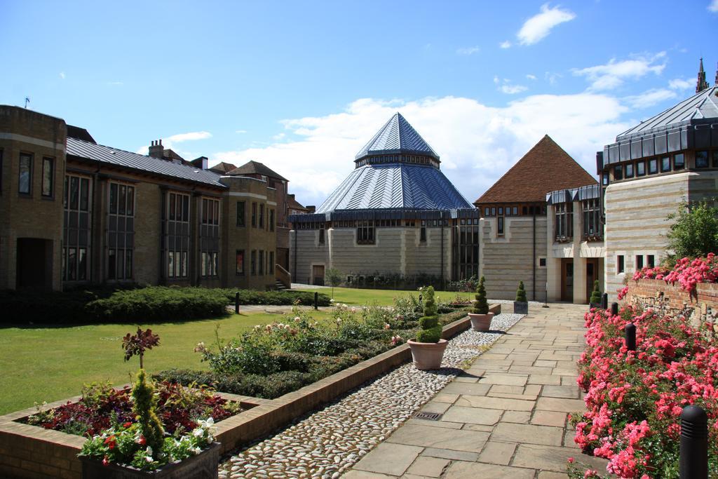 Canterbury Cathedral Lodge ภายนอก รูปภาพ