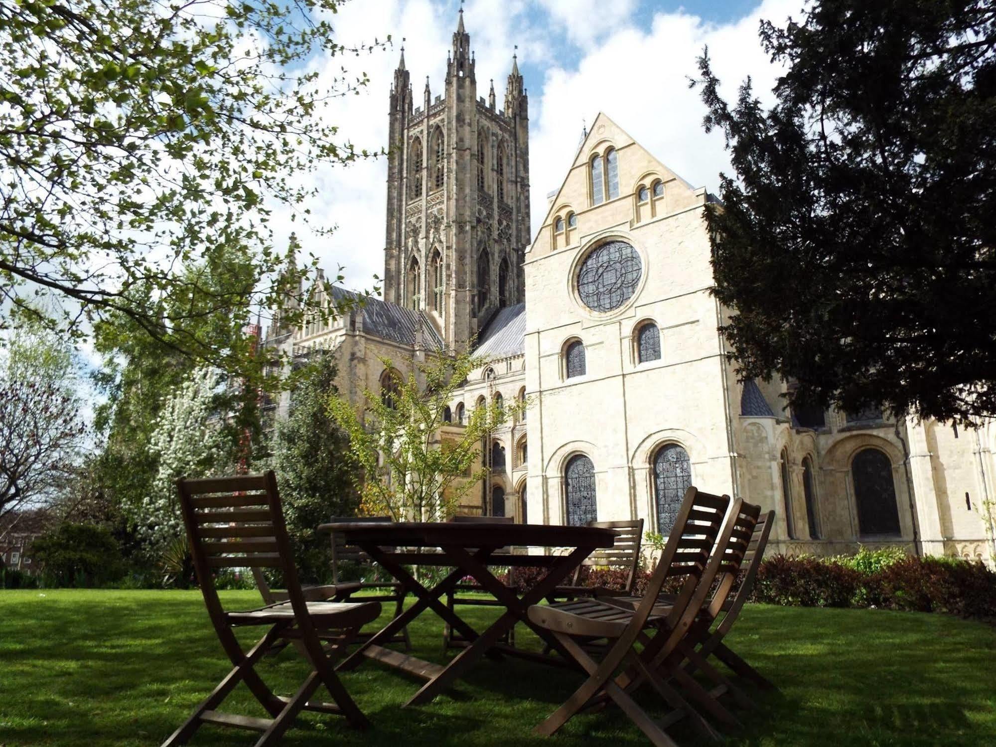 Canterbury Cathedral Lodge ภายนอก รูปภาพ